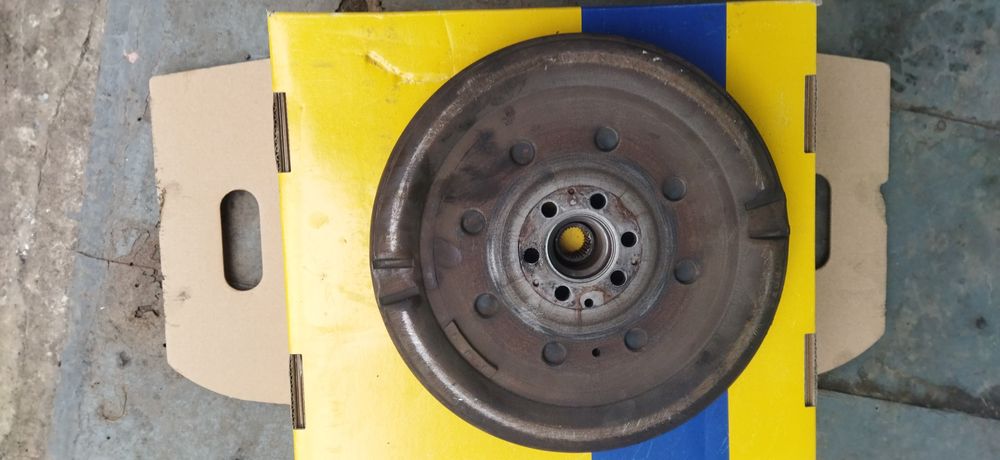 Сцепление Демпфер, маховик,вижимний Volkswagen Caddy(2008)Tdi 1,9