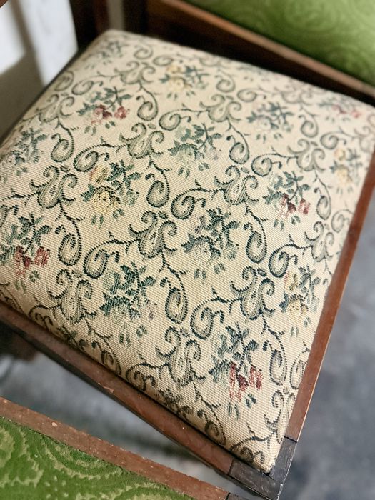 Mesa extensivel + 4 cadeiras (Estilo Vintage)