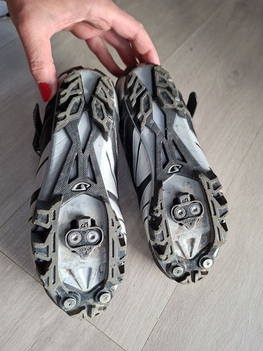 Buty rowerowe GIRO m. Manta z blokami r. 37,5