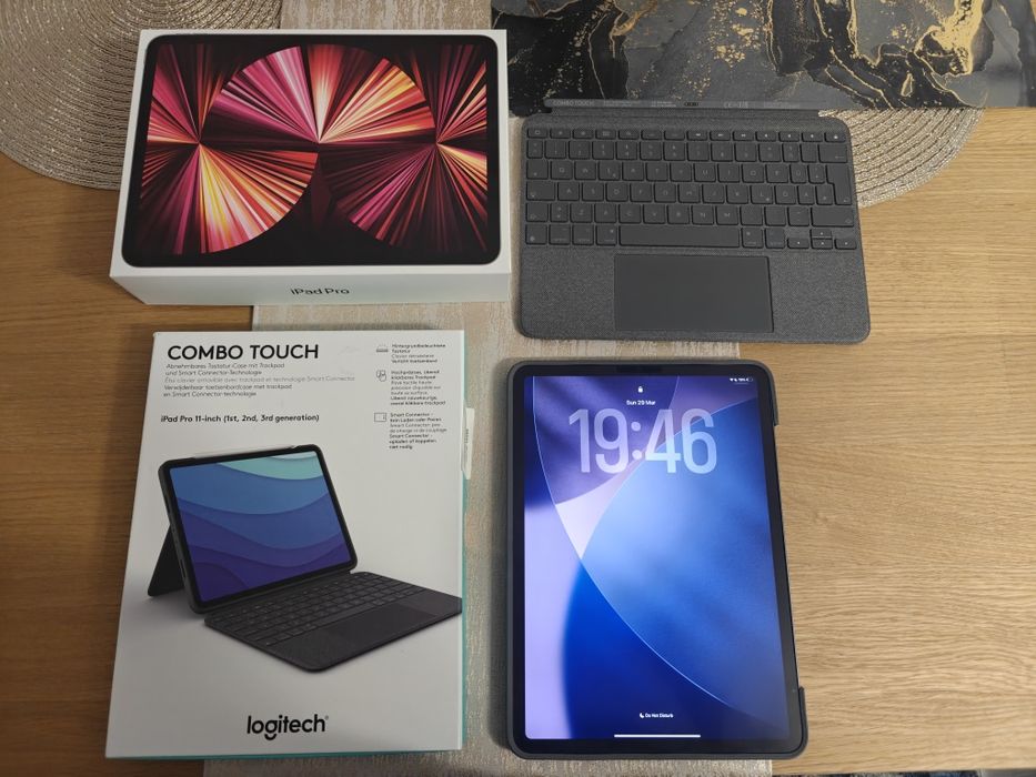 Apple iPad M1 / Pencil (gen 2) / Logitech Combo Touch / folia paperlik