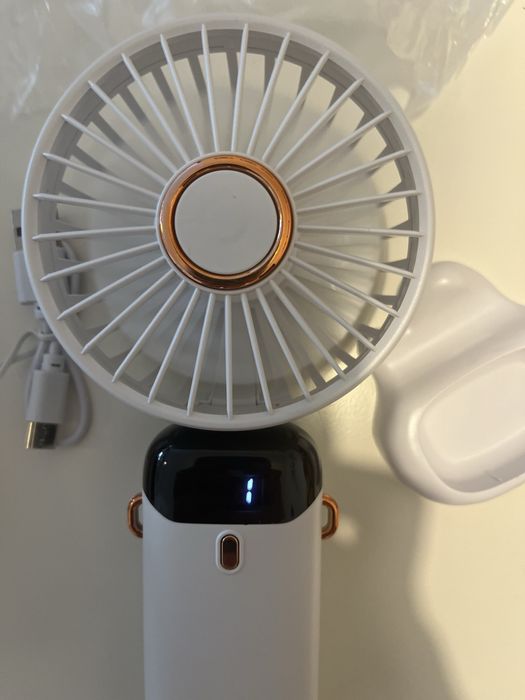 Ventoinha portatil USB com 5 velocidades e display digital