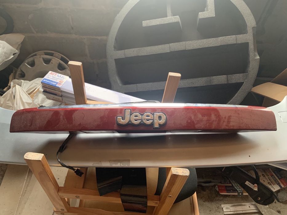 Накладка кришки багажника Jeep compass