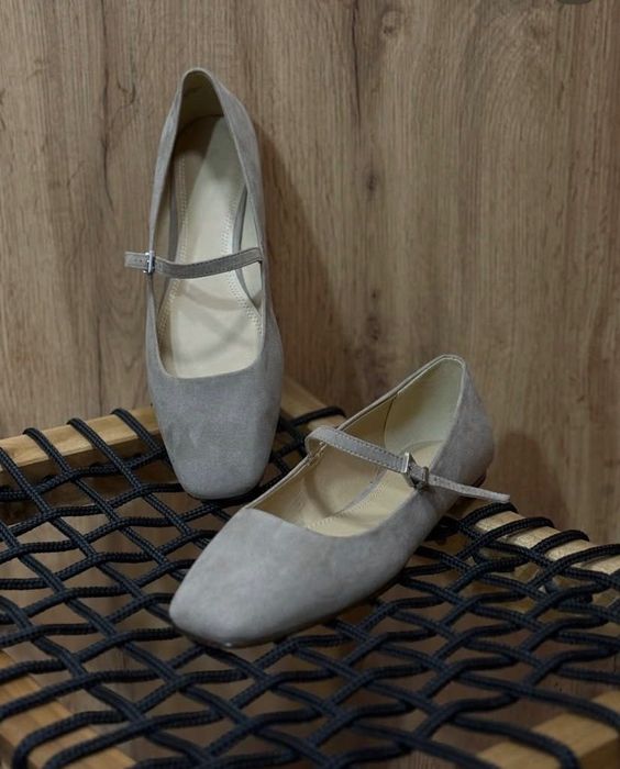 Балетки з ремінцем H&M