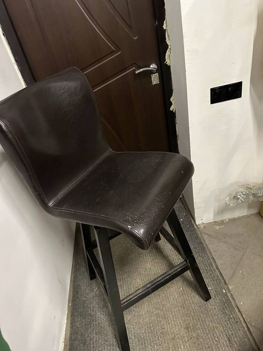 Барные стулья для ресторанов или дачи