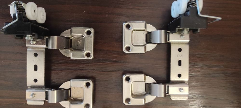 Zawiasy meblowe do montażu drzwi przesuwnych lub składanych w szafach