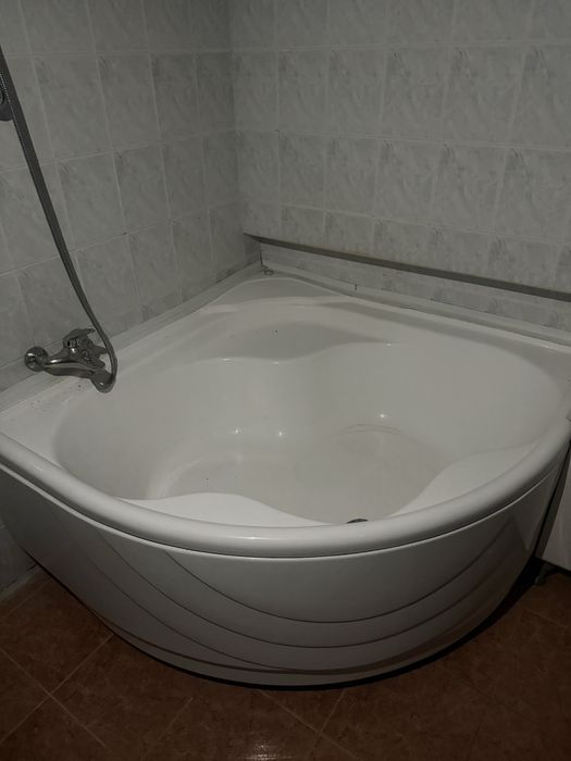 Продам ванну у ванну кімнату