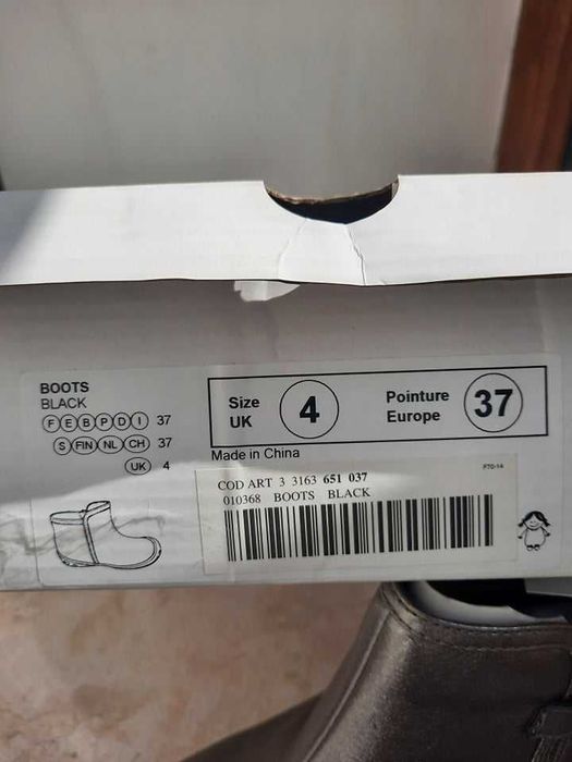 ботинки, черевики для дівчинки 37 разм по 600 грн