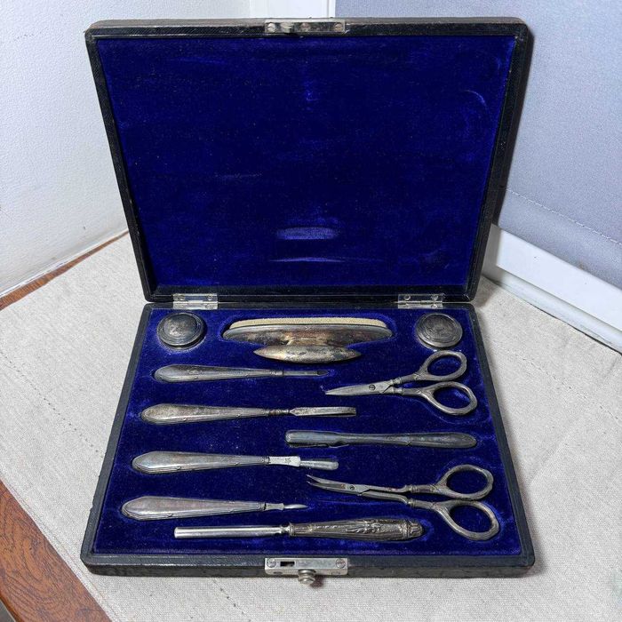 Antyczny zestaw do manicure srebro p. 830