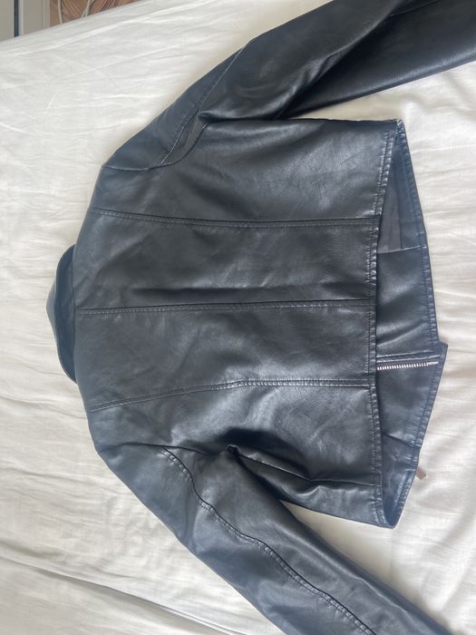 Casaco preto de cabedal sem uso