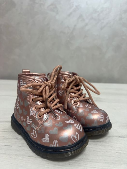 Дівчачі черевички