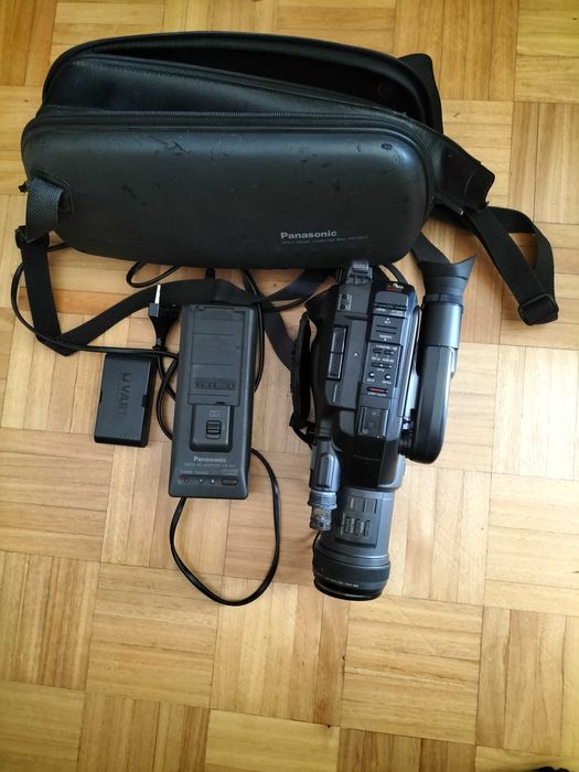 Filmadora panasonic modelo VW-CB70