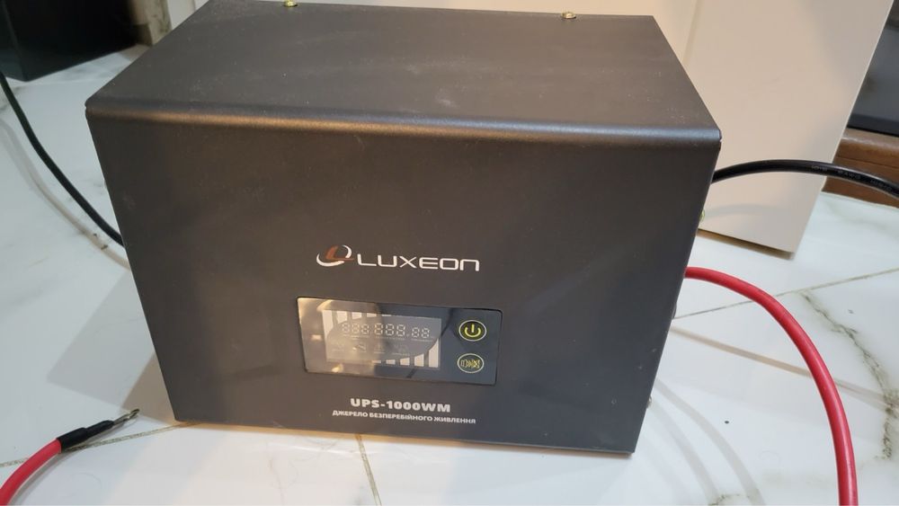 Інвертор + акумулятор 100А Luxeon UPS-1000WM