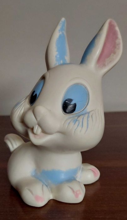 Boneco de borracha que chia muito antigo. Ledraplastic