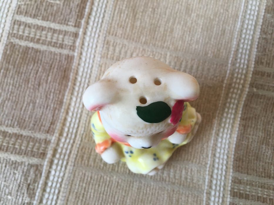 Продам статуэтки: солонка, перечница и салфетница