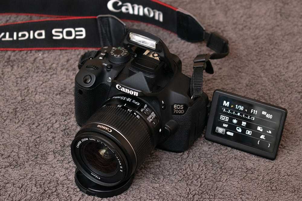 Canon EOS 700D - Дзеркальний фотоапарат +об’єктив +сумка +карточка