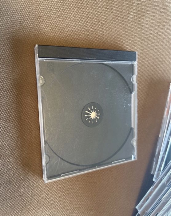 8 capas para CD/DVD novas.