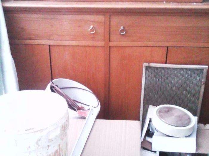 2 moveis de apoio em carvalho e nogueira