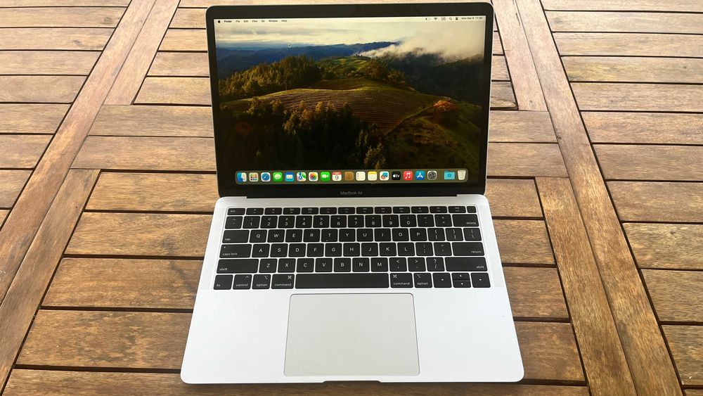 Macbook Air Retina 13 2018 - 1.6 ghz dual-core intel core i5 16gb 128GB SSD