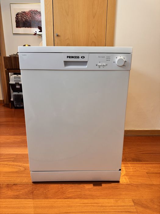 Máquina de lavar loiça Princess C14A BR16 — Classe Energética A+