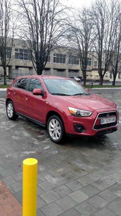 Продаю гарний кросовер!