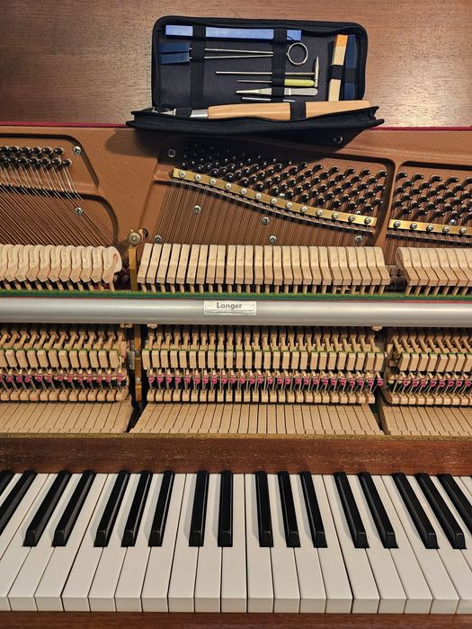 Afinação de pianos acústicos