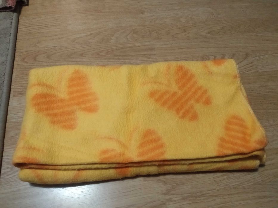 koc/kocyk dzieciecy /motylki w tle* 90 x 160