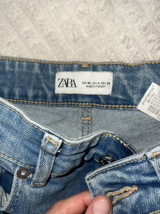 Джинси Zara розкльошені з середньою посадкою