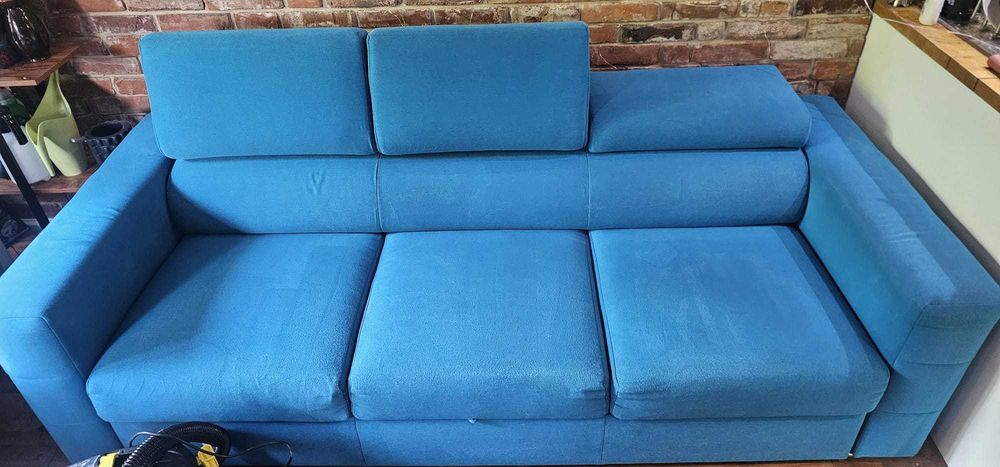 Sofa z funkcją spania, regulowane zagłówki