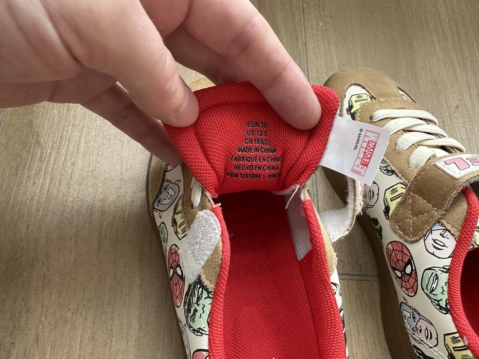 Нові кросівки дитячі H&M Marvel месники 30 розмір