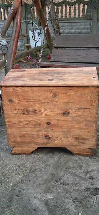 Stara skrzynia drewniana na drzewo z czasów PRL Bardzo ładny stan