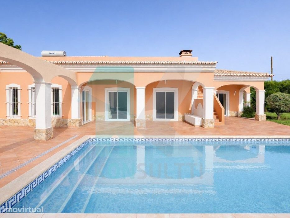 Moradia Isolada de Luxo com Piscina e Terreno de 1000 m² - Praia da...