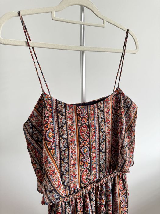 Krótki kombinezon Mango casual na ramiączkach wzorek wzorzysty