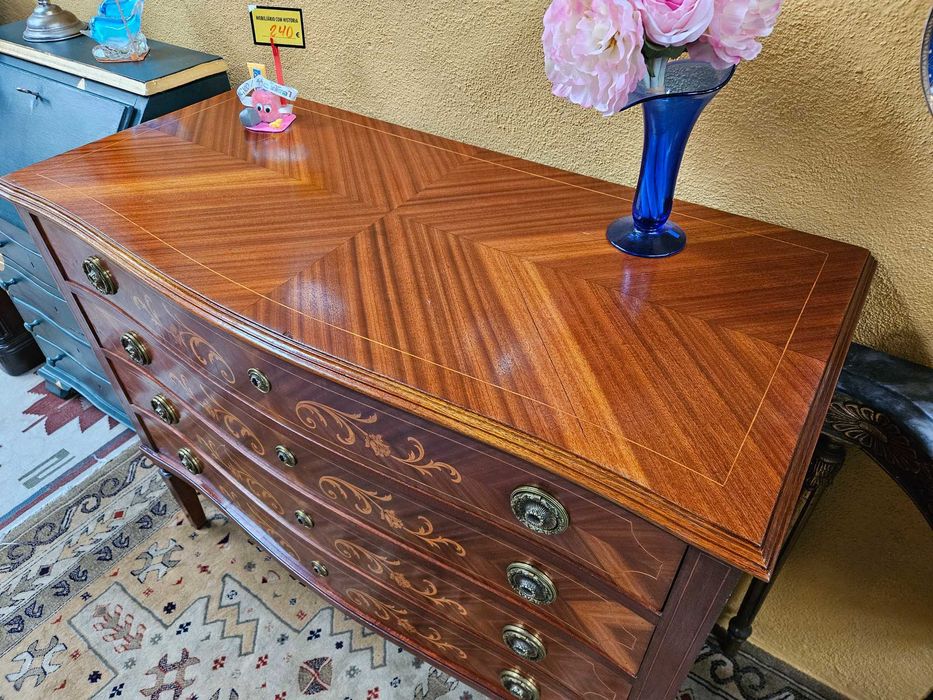 Cómoda antiga estilo D. Maria - Muito bom estado geral