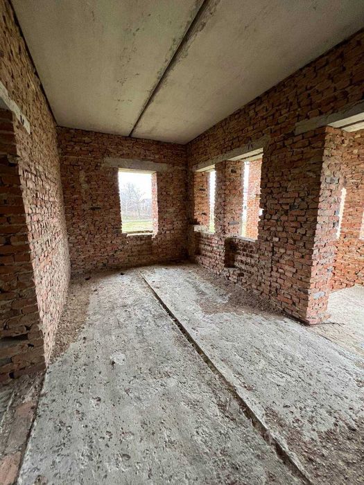 Продається будинок з гаражем біля Мостиськ