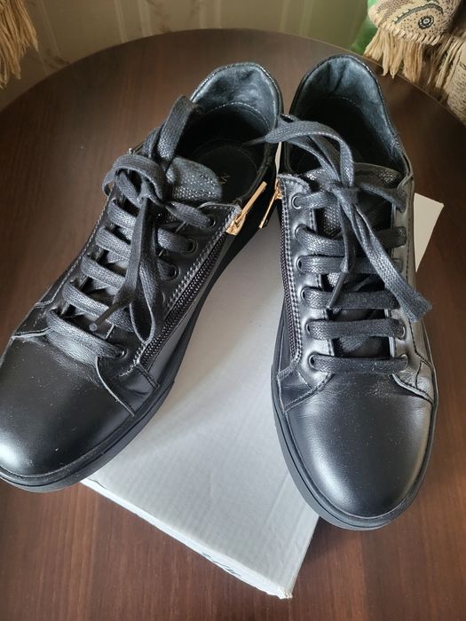 Шкіряні туфлі черевики 39 р