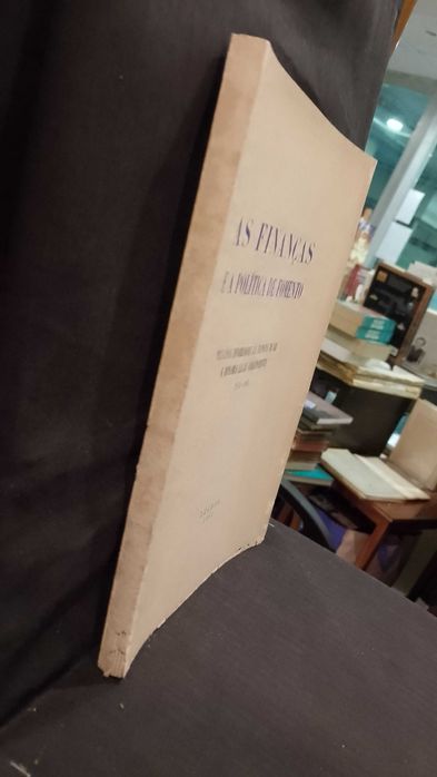 As Finanças e a Política de Fomento (1961)