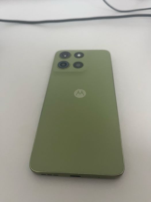 Vende-se Motorola Moto G15 256GB