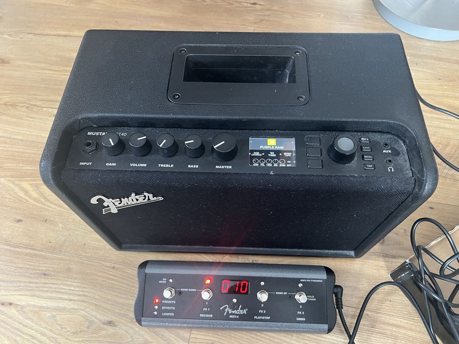 Fender GT 40 + footswitch+ pokrowiec stab bdb