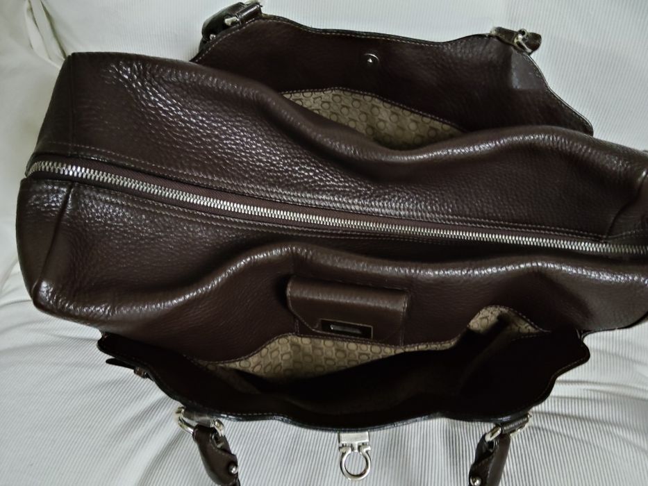 Fabulosa Mala em Pele Granulada Castanha marca Salvatore Fe