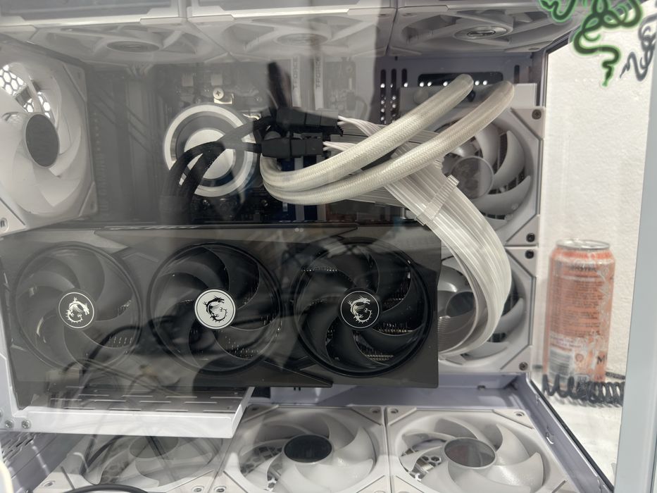 PC GAMING 7800x3D 5060ti 8GB