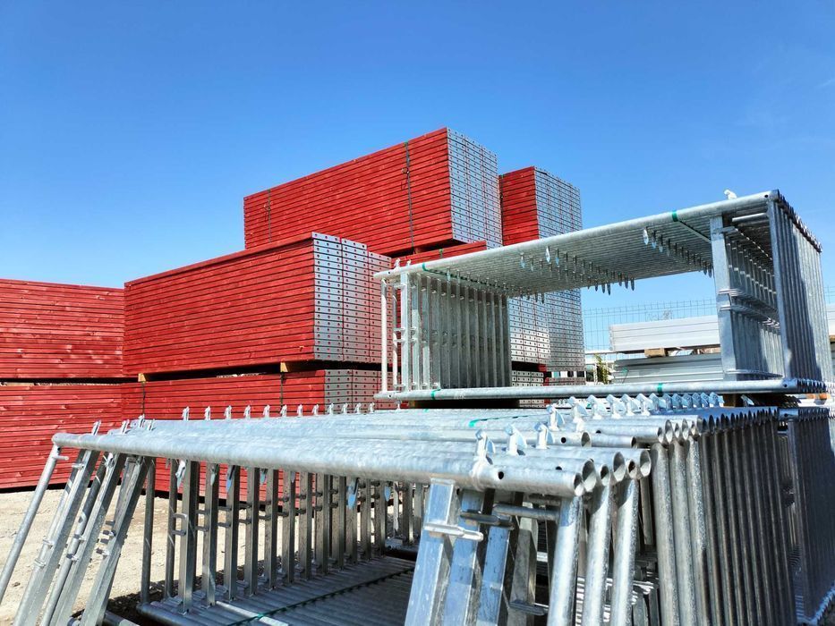 Rusztowanie 24x8,5m   200m2!!