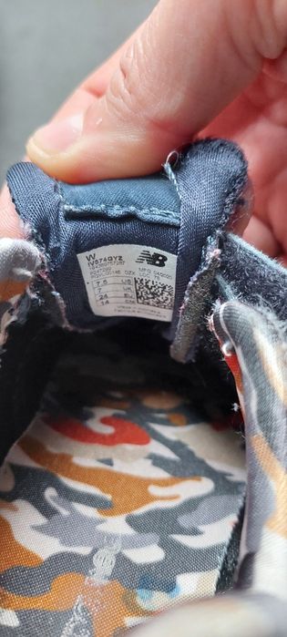 2 pares de sapatilhas para crianca