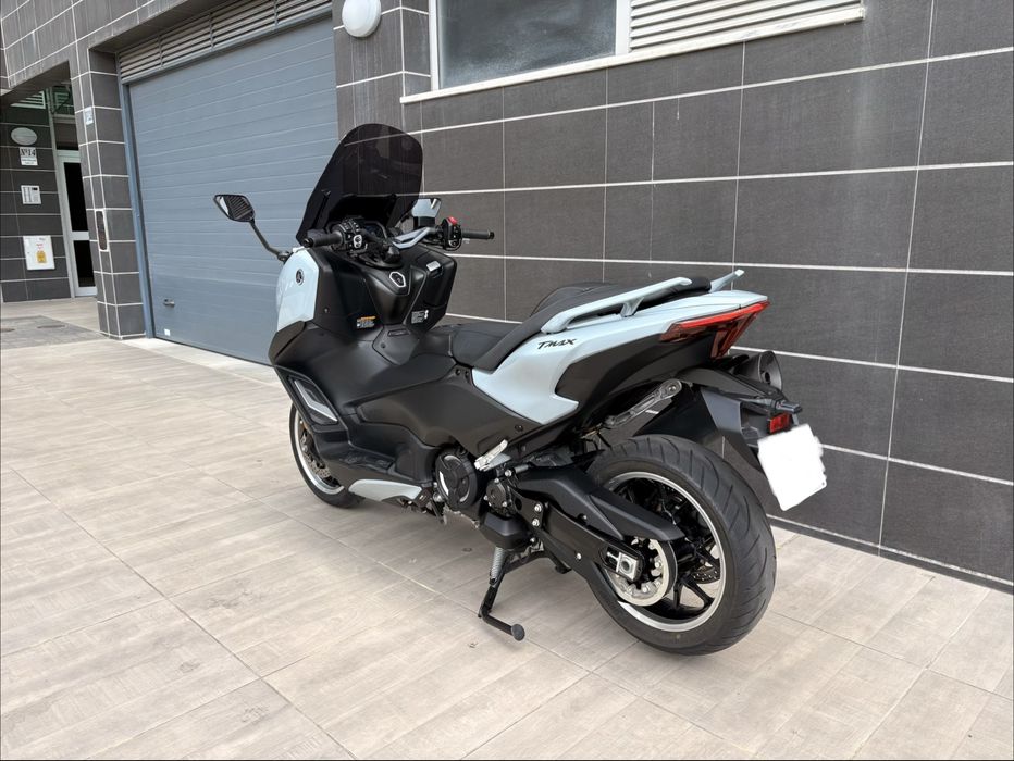Tmax 560 Tech Max