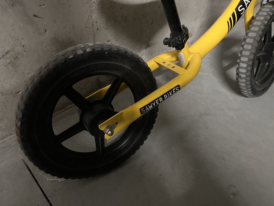 Sawyer Bikes - Bicicleta Sem Pedais Ultraleve Amarela