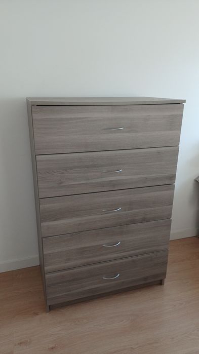 Cómoda  5 gavetas