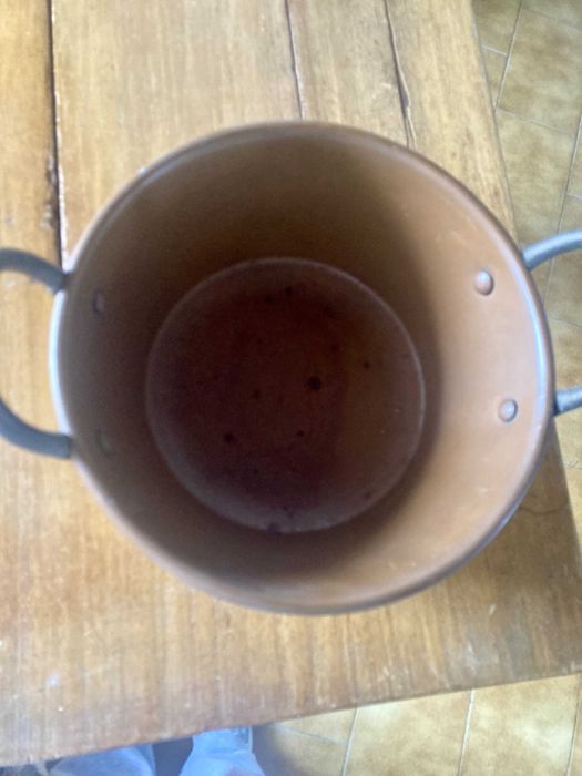 tacho de formato arredondado em cobre autêntico