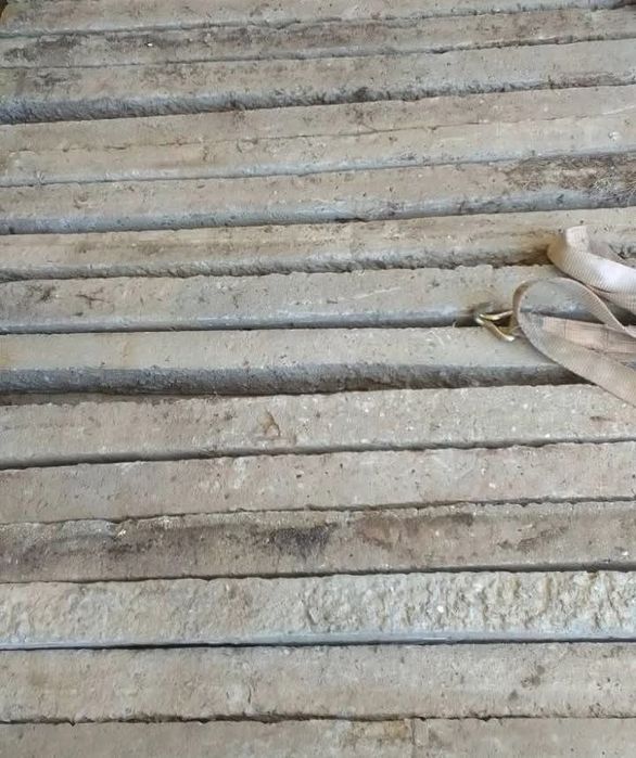 Стовпчики бетонні б/у