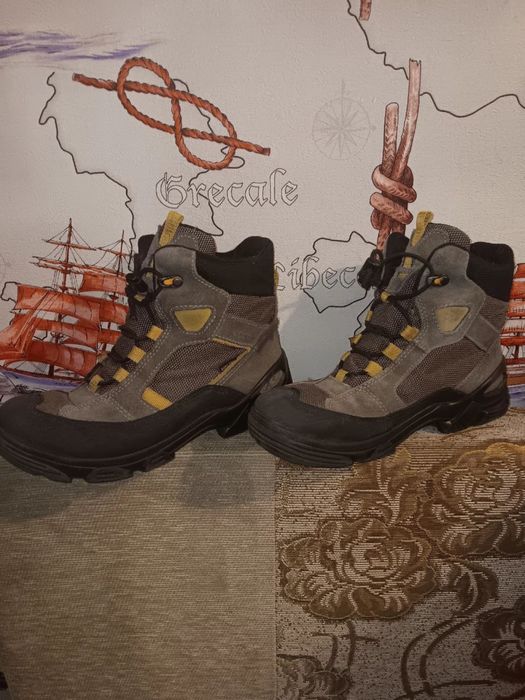 Ессо р.37 ботинки зима