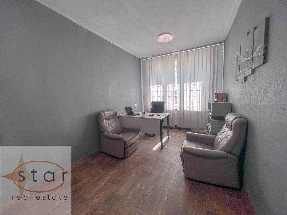 Офіси з ремонтом і меблями по 17 м2 за 3000 грн плюс світло