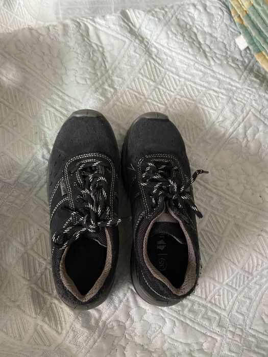 Sapato de biqueira de aco